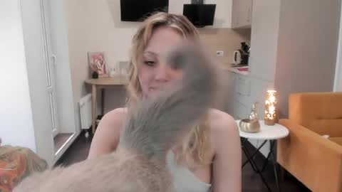 Snapshot of ash1y chatting on 04.05.26 Ashley but u can call me Ash im living with neighbor we just friends pls dont ask we not couple online show from 04.05.26