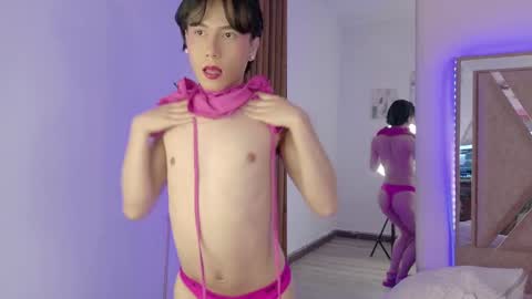 Snapshot of ash_femboy chatting on 09.22.25 Ash Femboy online show from 09.22.25