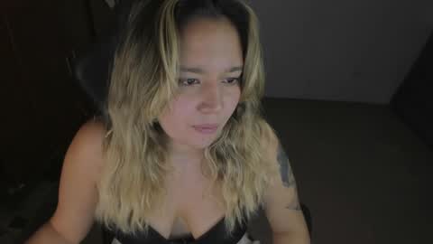 ash_smith1 online show from 01.31.25