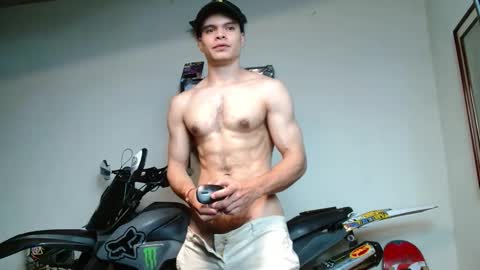 ash_wingrant online show from 11.30.25