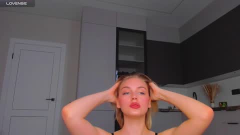 your pretty Ashley online show from 12.02.24