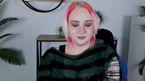 Snapshot of asheluck chatting on 01.29.25 AshleyAshe online show from 01.29.25