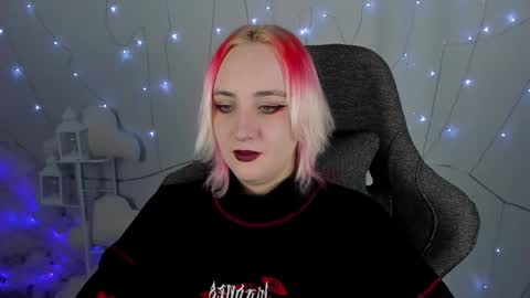 Snapshot of asheluck chatting on 02.01.25 AshleyAshe online show from 02.01.25