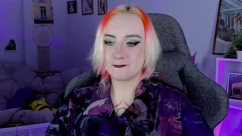 Snapshot of asheluck chatting on 02.08.25 AshleyAshe online show from 02.08.25