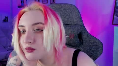 Snapshot of asheluck chatting on 02.12.25 AshleyAshe online show from 02.12.25