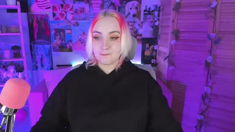 Snapshot of asheluck chatting on 02.13.25 AshleyAshe online show from 02.13.25