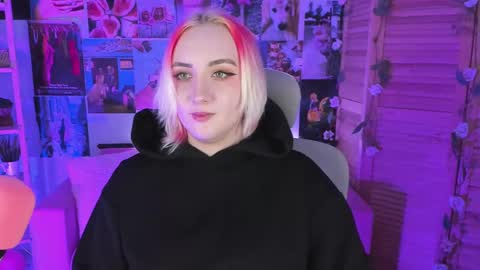 Snapshot of asheluck chatting on 02.13.25 AshleyAshe online show from 02.13.25