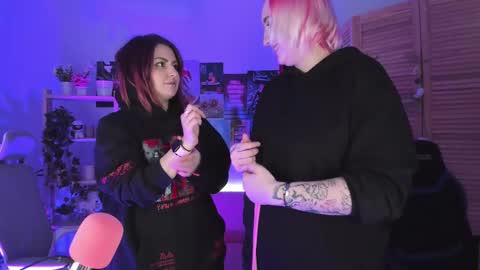 Snapshot of asheluck chatting on 02.13.25 AshleyAshe online show from 02.13.25