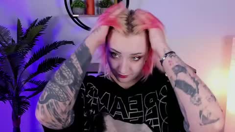 Snapshot of asheluck chatting on 02.27.25 AshleyAshe online show from 02.27.25