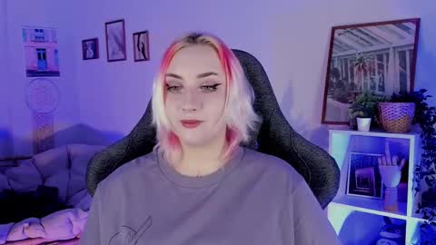 Snapshot of asheluck chatting on 03.06.25 AshleyAshe online show from 03.06.25