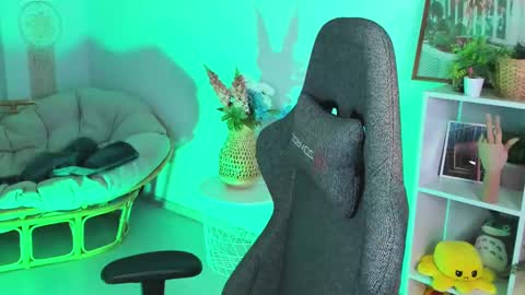 Snapshot of asheluck chatting on 03.10.25 AshleyAshe online show from 03.10.25