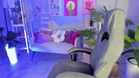 Snapshot of asheluck chatting on 09.23.25 AshleyAshe online show from 09.23.25