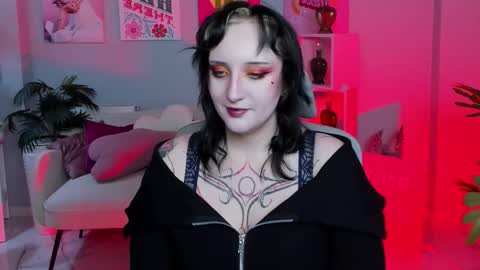 Snapshot of asheluck chatting on 11.01.25 AshleyAshe online show from 11.01.25