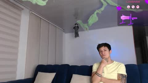 Snapshot of ashely_ryan24 chatting on 10.04.25 Ashley And Ryan online show from 10.04.25