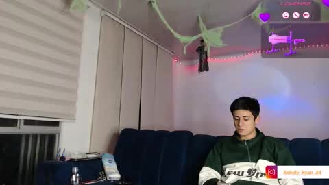 Snapshot of ashely_ryan24 chatting on 10.09.25 Ashley And Ryan online show from 10.09.25