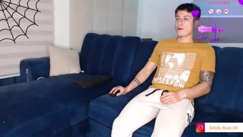 Snapshot of ashely_ryan24 chatting on 10.28.25 Ashley And Ryan online show from 10.28.25