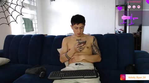 Snapshot of ashely_ryan24 chatting on 10.31.25 Ashley And Ryan online show from 10.31.25