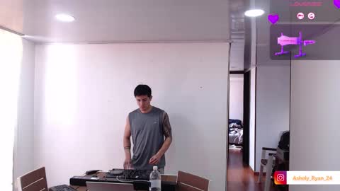 Snapshot of ashely_ryan24 chatting on 11.14.25 Ashley And Ryan online show from 11.14.25