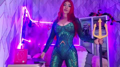 Snapshot of asheybakerx chatting on 10.31.25 Ashey online show from 10.31.25