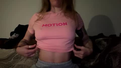 Snapshot of ashleetoocute chatting on 02.01.26 ash online show from 02.01.26