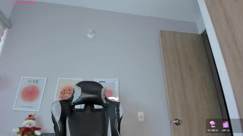 A S H L E Y online show from 11.26.25