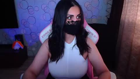   Yasmina   online show from 10.11.25