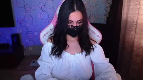   Yasmina   online show from 10.15.25