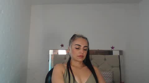 ashley__tylor online show from 01.14.25