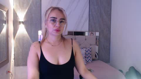 ashley__tylor online show from 04.06.26
