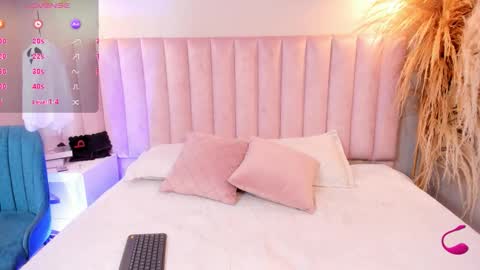 Snapshot of ashley_blake_ chatting on 10.25.25 Ashley online show from 10.25.25