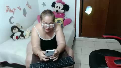 ashley pink11 online show from 10.08.25