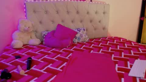 Snapshot of ashleyevanz chatting on 12.03.24 Ashlei Evanz online show from 12.03.24