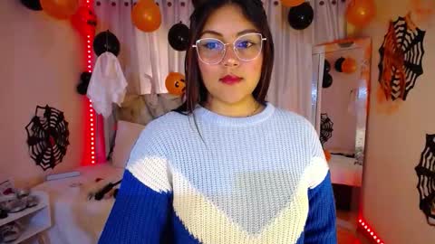 Snapshot of ashleyevanz chatting on 10.25.25 Ashlei Evanz online show from 10.25.25