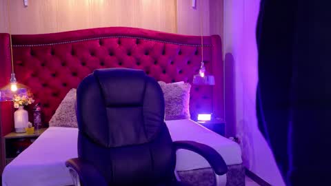 Ashley  online show from 11.15.25