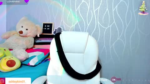 Snapshot of ashleykiim_ chatting on 12.05.24 .. Ashley .. online show from 12.05.24