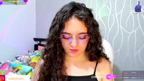 Snapshot of ashleykiim_ chatting on 02.15.25 .. Ashley .. online show from 02.15.25