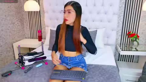 AshleyRoberh online show from 04.16.26