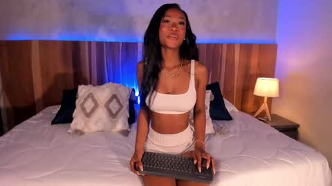 Snapshot of ashleysantoss chatting on 09.26.25 Ashley Santoss online show from 09.26.25