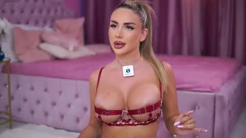 Snapshot of ashleysinnx chatting on 09.10.25 Ashley online show from 09.10.25