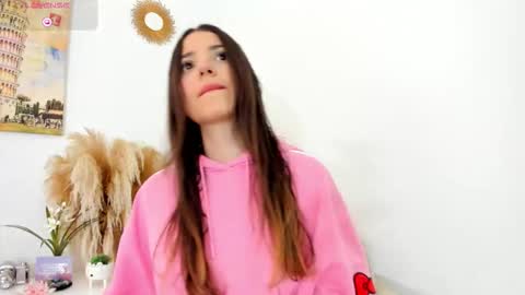 Snapshot of ashleywalkerr chatting on 10.10.25 ashleywalkerr online show from 10.10.25