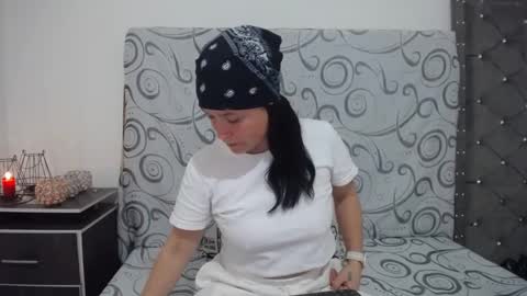 Snapshot of ashly_93 chatting on 01.24.25 engel online show from 01.24.25