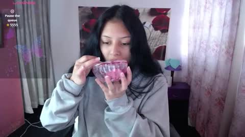 Snapshot of ashly_little2 chatting on 09.12.25 Ashly online show from 09.12.25