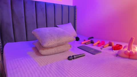 ashlye_miller_ online show from 01.24.25