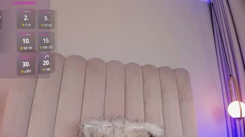 ashlye_white online show from 10.19.25