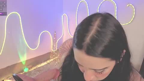 Snapshot of ashlynnlowe_ chatting on 12.03.25 Ash online show from 12.03.25