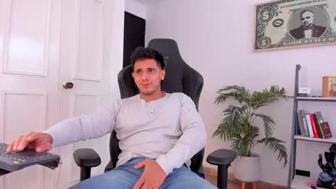 Snapshot of ashton_coleman_ chatting on 10.11.25 my name real is camilo online show from 10.11.25