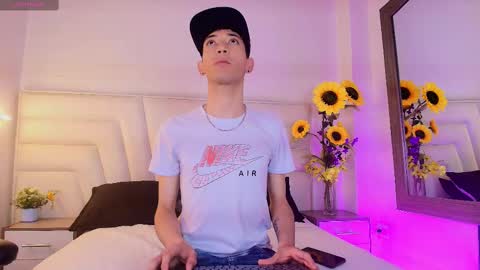 Ashton Myers online show from 09.28.25