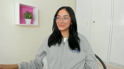 Camila online show from 03.03.25