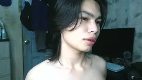 asian_babyboi online show from 10.02.25