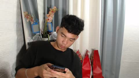 Snapshot of asian_dax chatting on 12.24.24 Nacht online show from 12.24.24